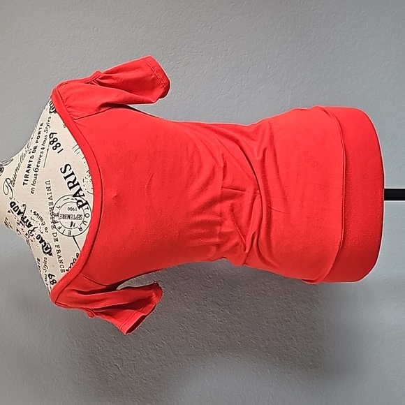 Woman's Cold-shoulder Top - Picture 11 of 16